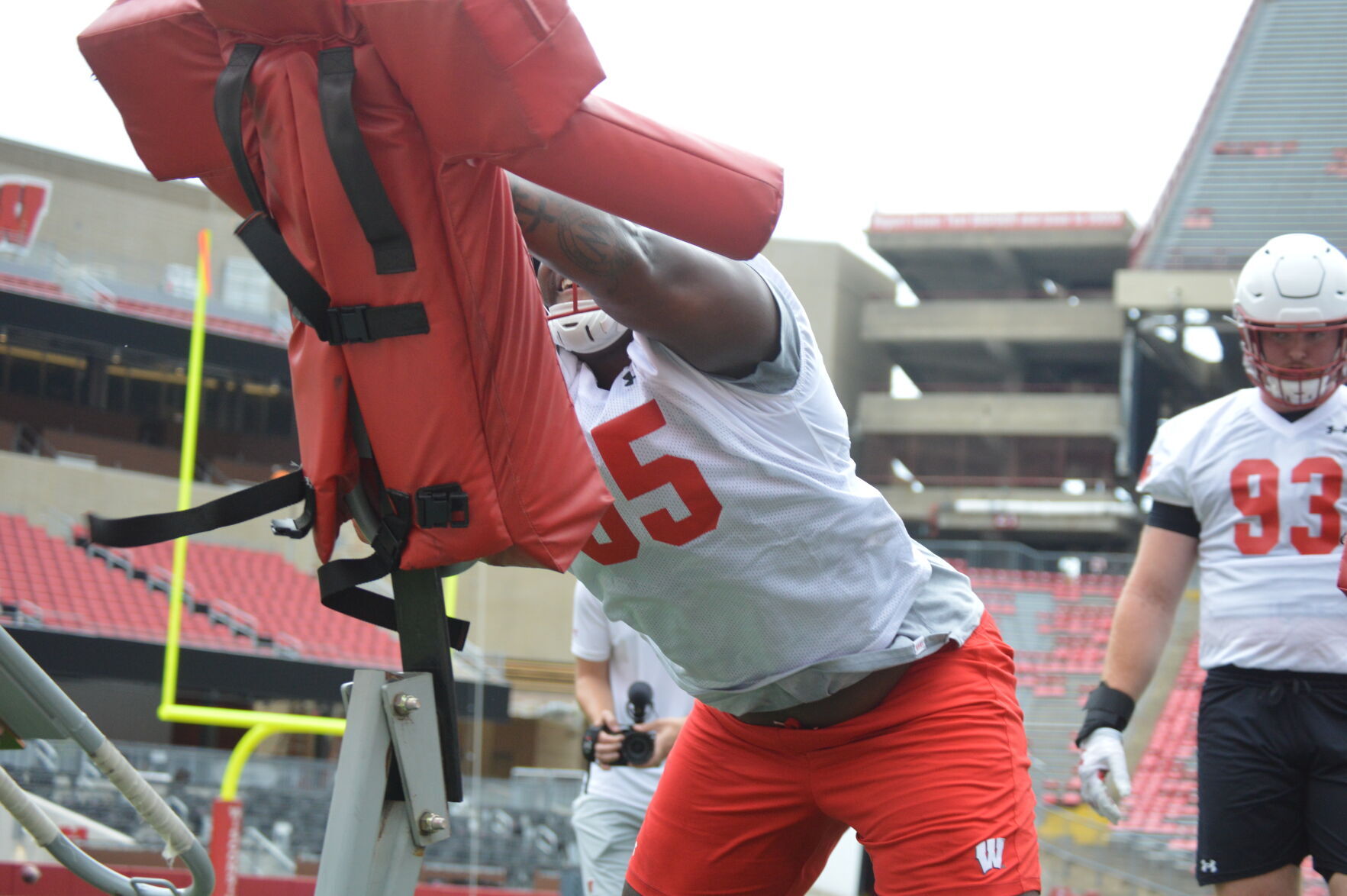 Wisconsin nose tackle Keeanu Benton